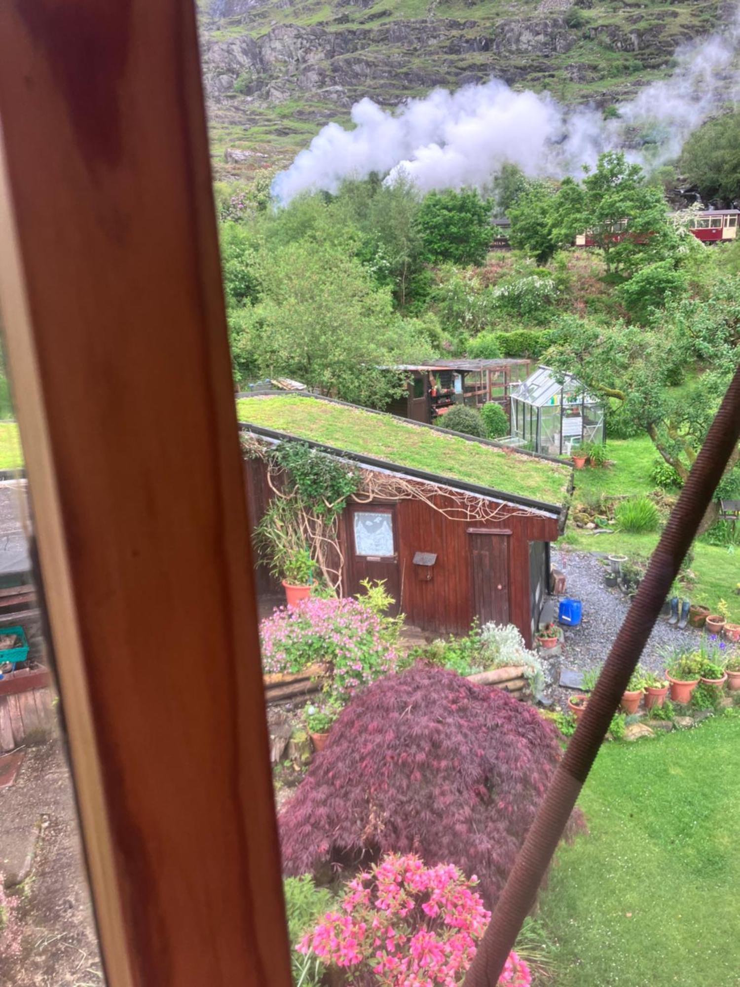 Bryn Elltyd Eco House Blaenau Ffestiniog